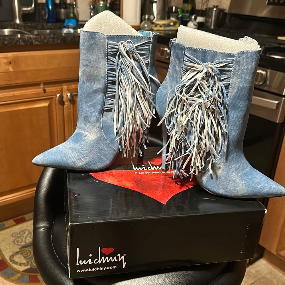 Blue jean over ankle boot